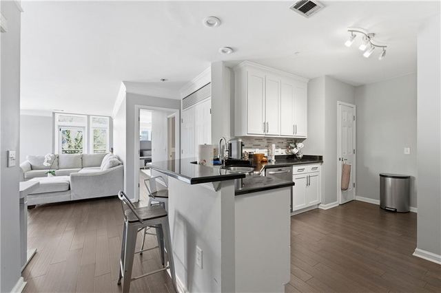 3334 Peachtree Road NE 212, Atlanta, GA 30326