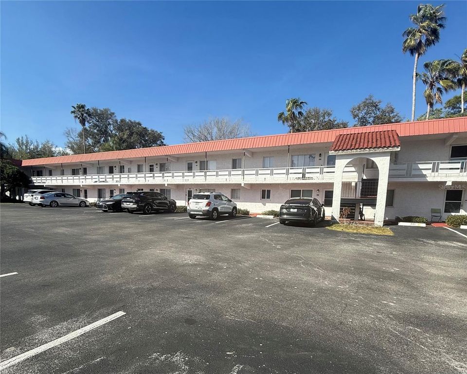 1100 MARTINIQUE DRIVE 105, Winter Haven, FL 33884