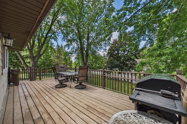 6006 Lower 131st Street Court, Apple Valley, MN 55124