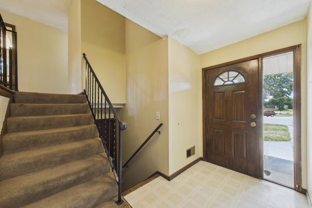6006 Lower 131st Street Court, Apple Valley, MN 55124