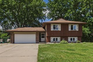 6006 Lower 131st Street Court, Apple Valley, MN 55124