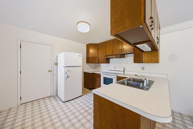 1113 Westchester Court, Evansville, IN 47710