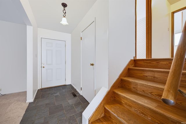 1113 Westchester Court, Evansville, IN 47710