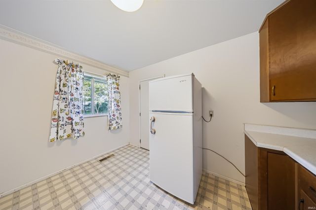 1113 Westchester Court, Evansville, IN 47710