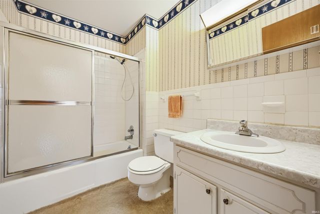 1113 Westchester Court, Evansville, IN 47710