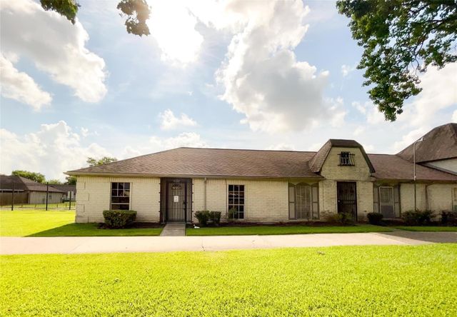 7301 Cook Road, Houston, TX 77072