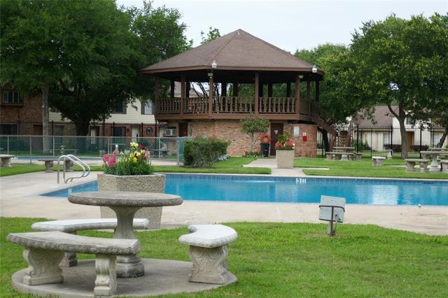 7301 Cook Road, Houston, TX 77072