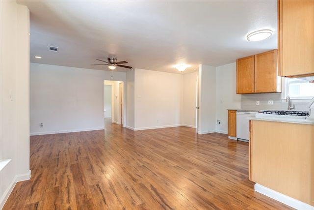910 Tamara Lane, Grand Prairie, TX 75051