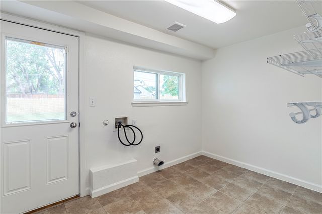 910 Tamara Lane, Grand Prairie, TX 75051
