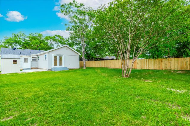 910 Tamara Lane, Grand Prairie, TX 75051