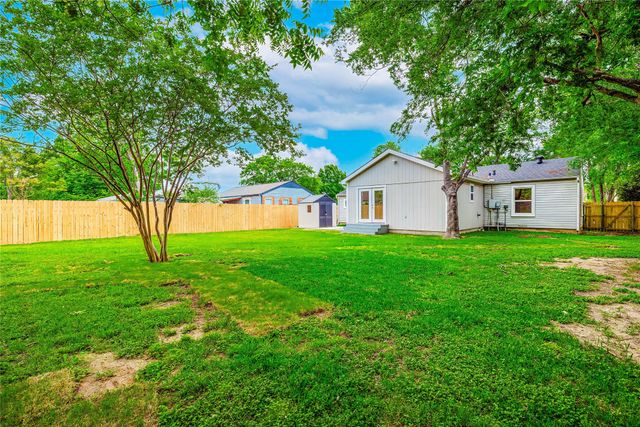 910 Tamara Lane, Grand Prairie, TX 75051