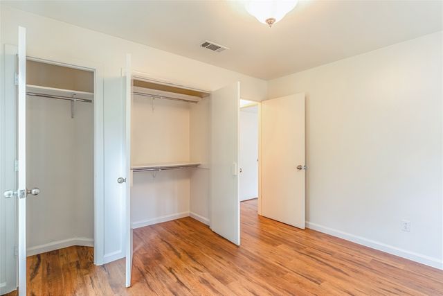910 Tamara Lane, Grand Prairie, TX 75051
