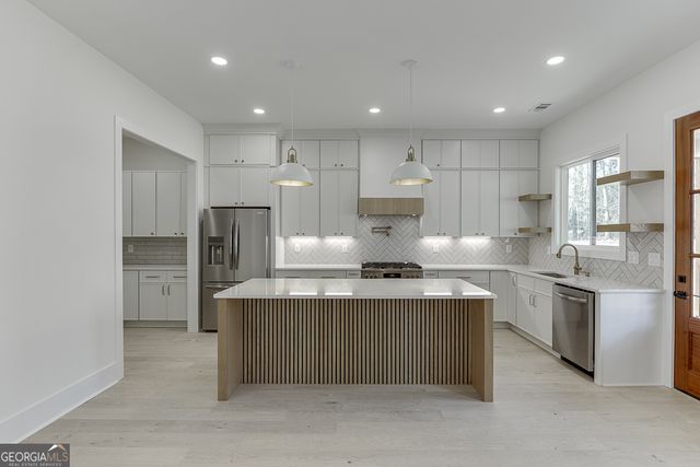 5422 Copper Creek, Flowery Branch, GA 30542