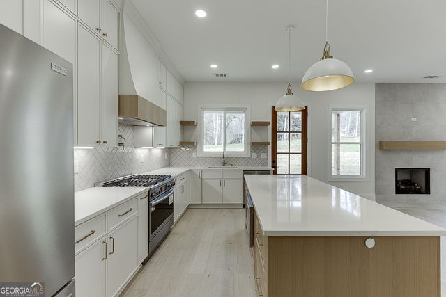 5422 Copper Creek, Flowery Branch, GA 30542