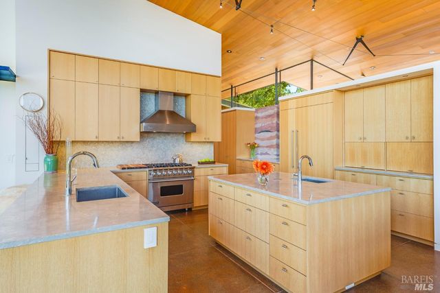 24000 Fig Tree Ln, Yorkville, CA 95494