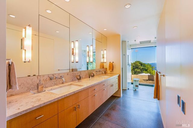 24000 Fig Tree Ln, Yorkville, CA 95494