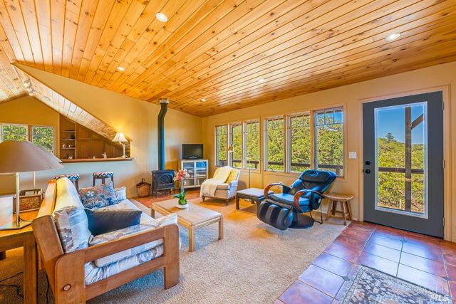 24000 Fig Tree Ln, Yorkville, CA 95494