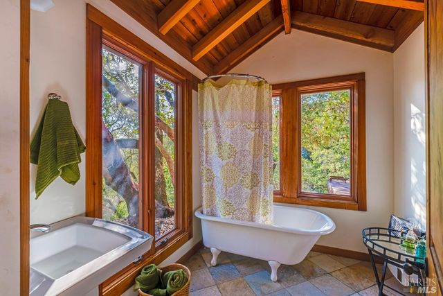 24000 Fig Tree Ln, Yorkville, CA 95494