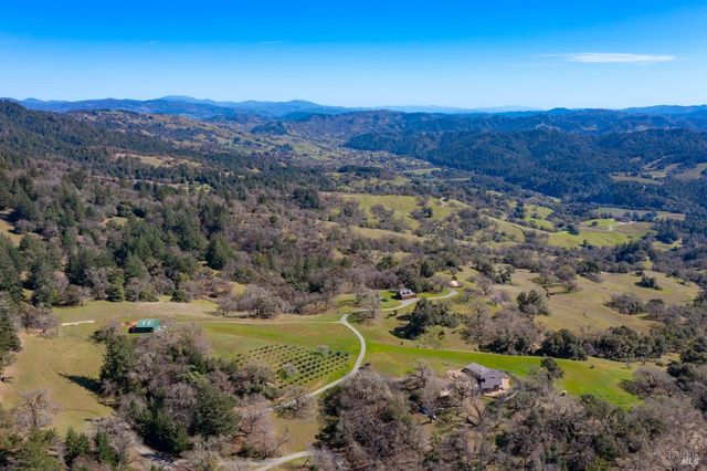 24000 Fig Tree Ln, Yorkville, CA 95494