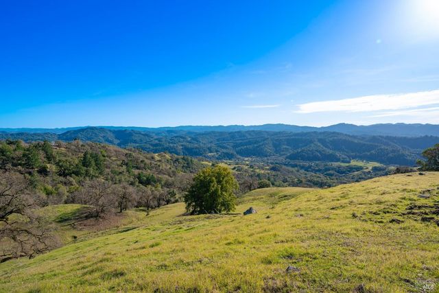 24000 Fig Tree Ln, Yorkville, CA 95494