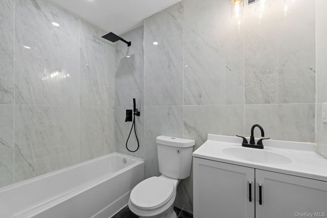 14101 255th Street, Rosedale, NY 11422