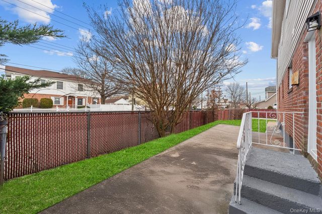 14101 255th Street, Rosedale, NY 11422