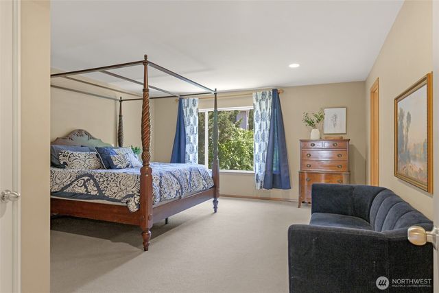 250 Pasco Drive NE, Renton, WA 98059