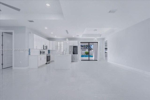 1114 NE 7th, Cape Coral, FL 33909