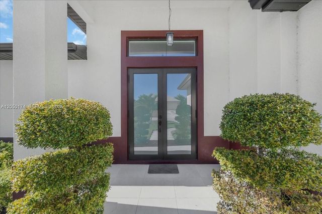 1114 NE 7th, Cape Coral, FL 33909