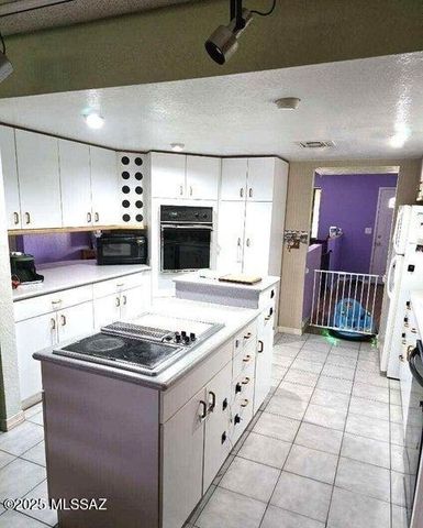 734 S Hermosa Drive, Benson, AZ 85602