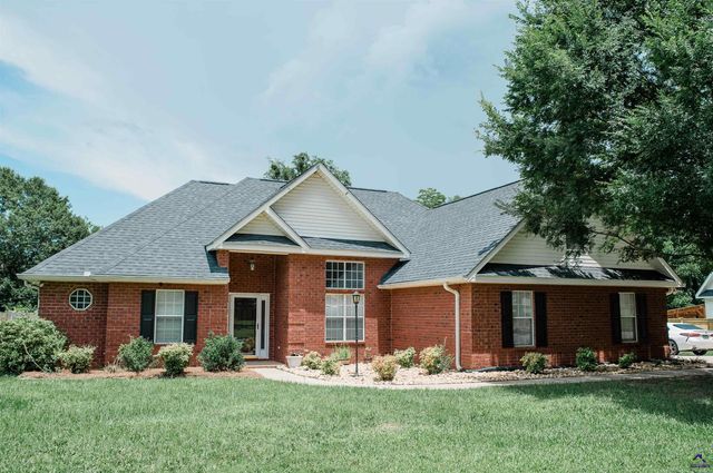 121 Spring Chase Circle, Kathleen, GA 31047