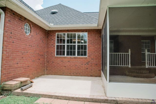 121 Spring Chase Circle, Kathleen, GA 31047