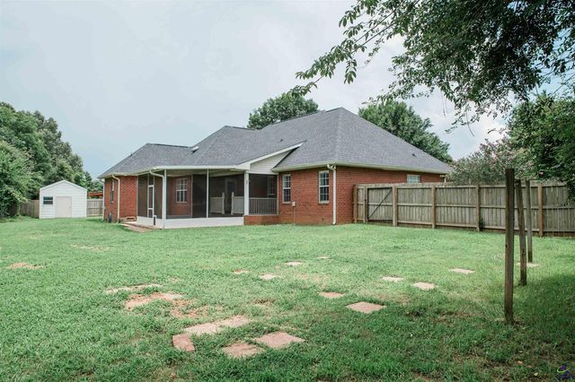 121 Spring Chase Circle, Kathleen, GA 31047