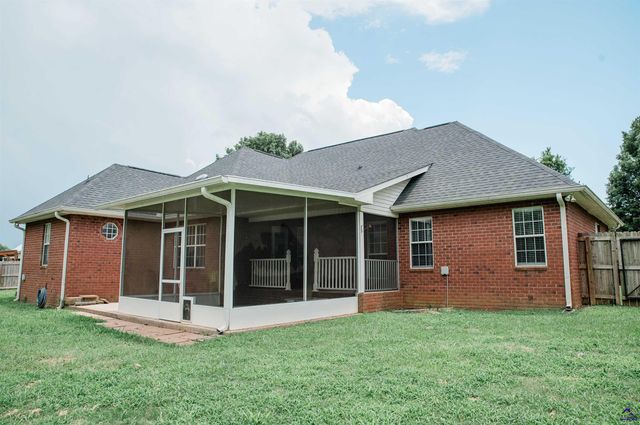 121 Spring Chase Circle, Kathleen, GA 31047