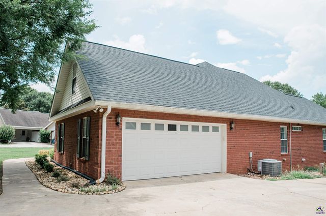 121 Spring Chase Circle, Kathleen, GA 31047