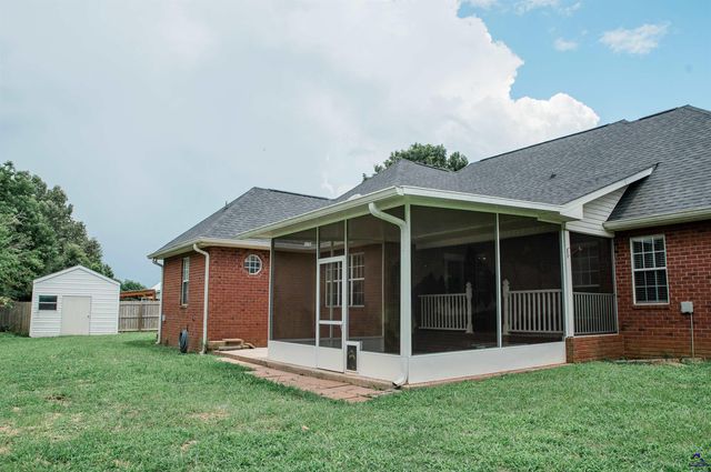 121 Spring Chase Circle, Kathleen, GA 31047