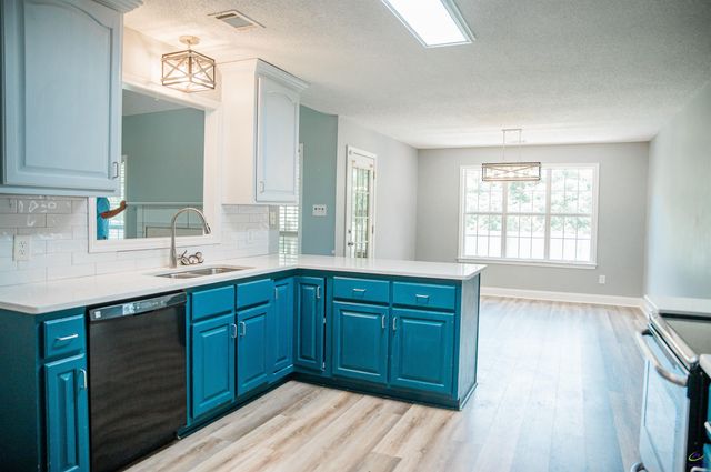 121 Spring Chase Circle, Kathleen, GA 31047