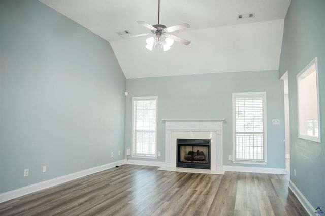 121 Spring Chase Circle, Kathleen, GA 31047