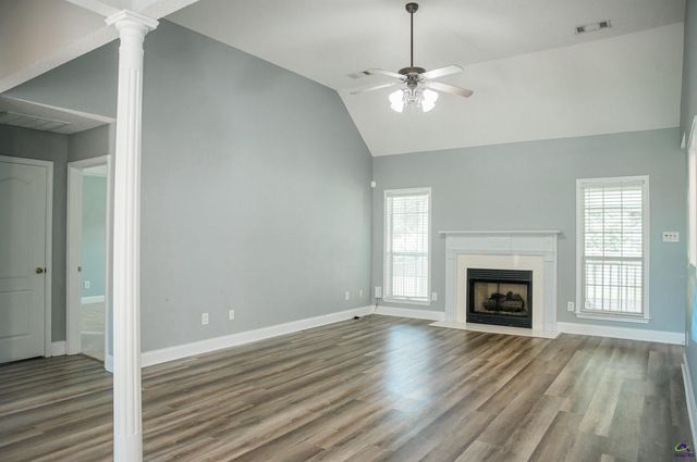 121 Spring Chase Circle, Kathleen, GA 31047