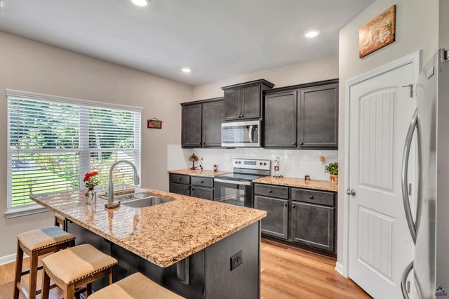 215 Tyndall Way, Perry, GA 31069