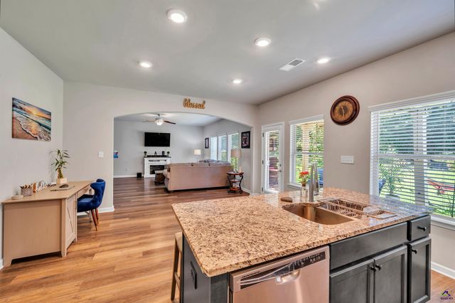 215 Tyndall Way, Perry, GA 31069