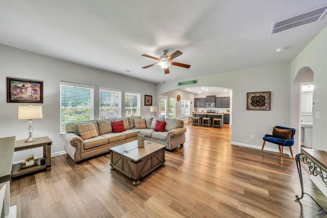 215 Tyndall Way, Perry, GA 31069