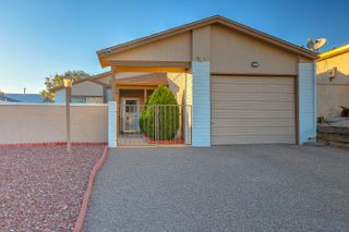 352 Coral Drive NE, Rio Rancho, NM 87124