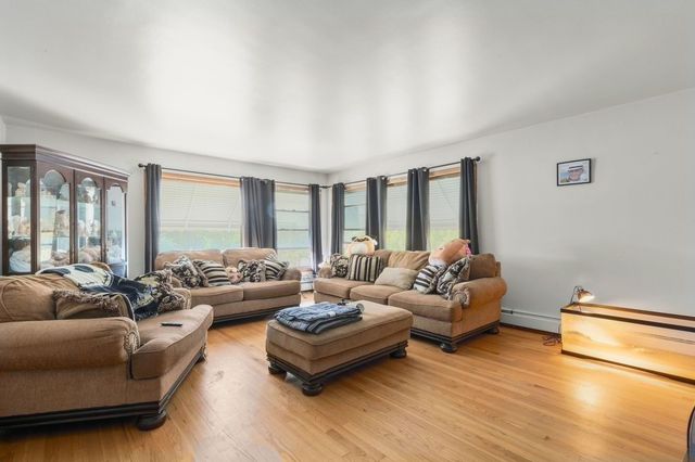2501 N Mont Clare Avenue, Chicago, IL 60707