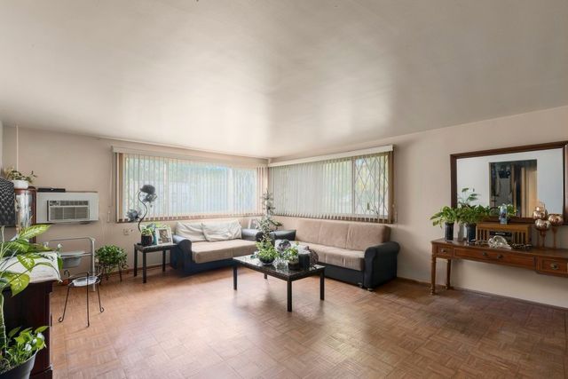 2501 N Mont Clare Avenue, Chicago, IL 60707