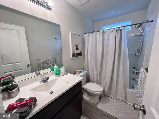209 PULASKI AVE, Blackwood, NJ 08012