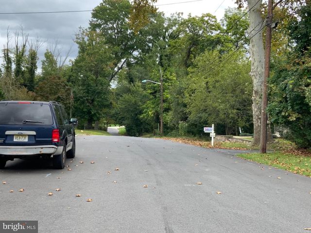 209 PULASKI AVE, Blackwood, NJ 08012