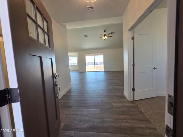 9373 W SANDSTONE MOUNTAIN Drive, Casa Grande, AZ 85194