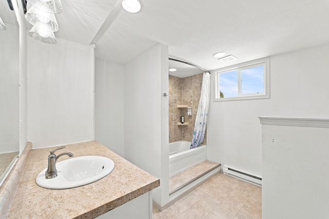1207 6Th Street, Grundy Center, IA 50638