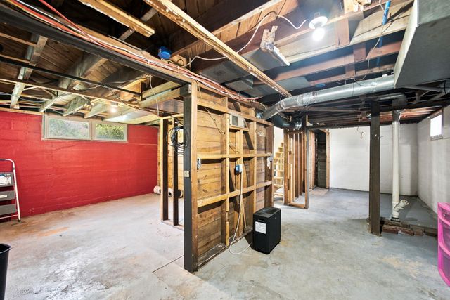 1207 6Th Street, Grundy Center, IA 50638